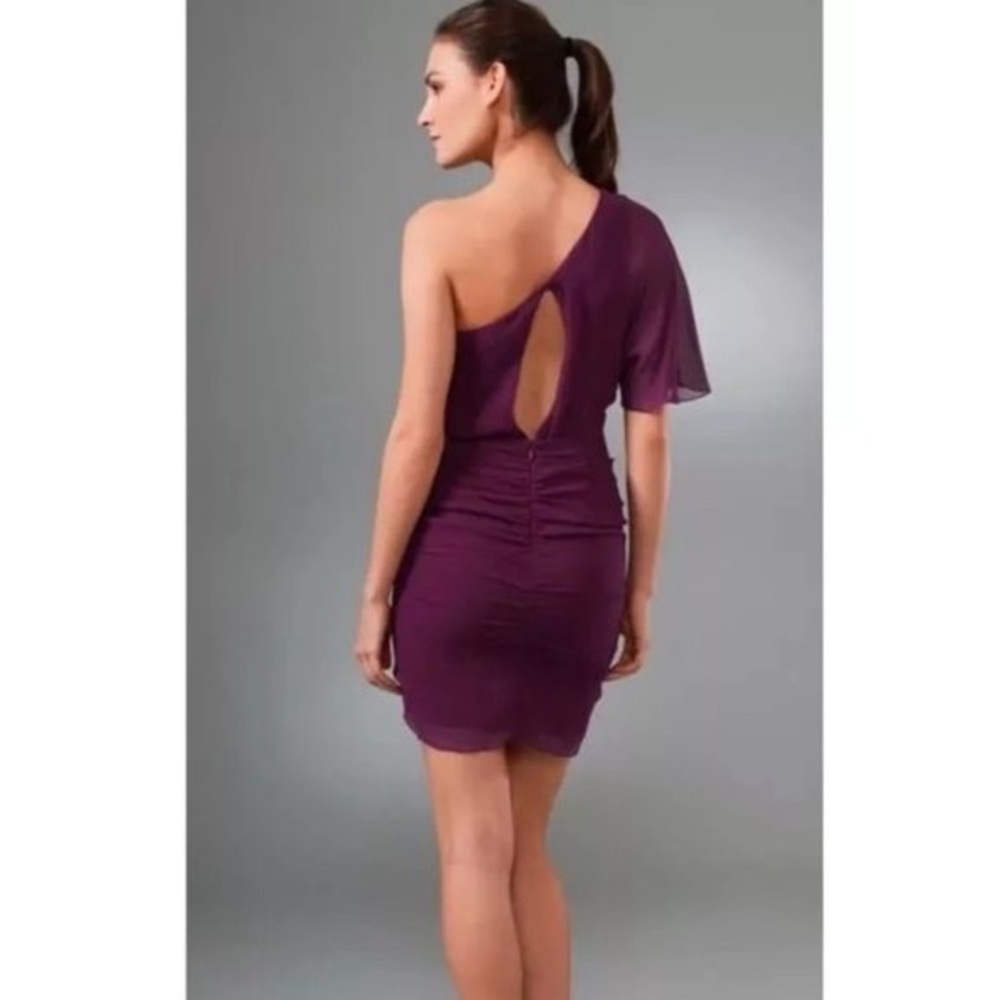 ALICE + OLIVIA: Marcia One Shoulder Dress - Picture 3 of 9